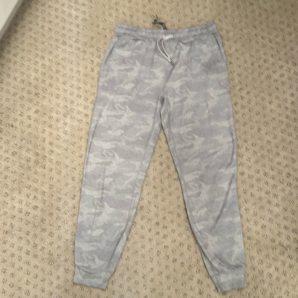 Vuori performance jogger. Size xs